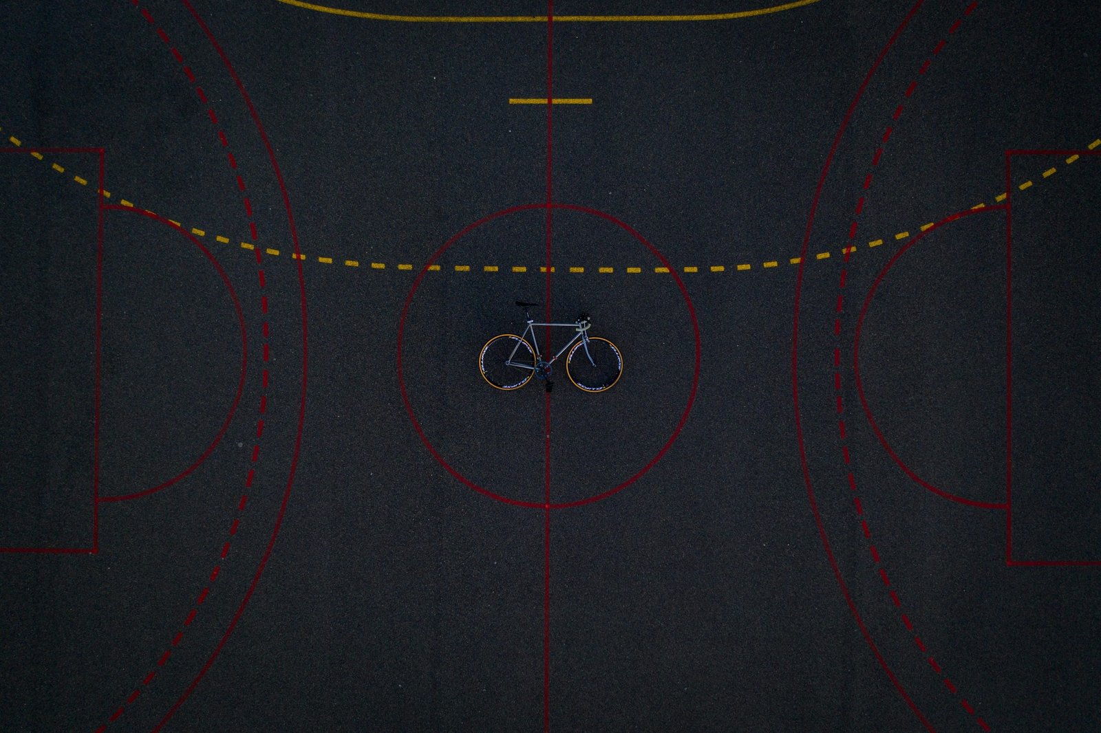 Screenshot of Strava app tracking cycling route