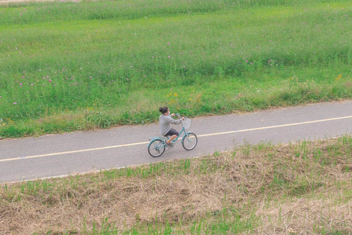 A comparison image showing a person doing slow-paced cycling versus high-intensity sprint cycling.