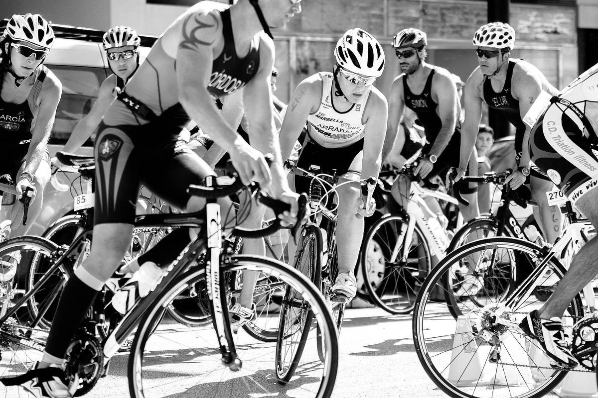 Sector de ciclismo de un triatlón celebrado en Rincón de la Victoria.