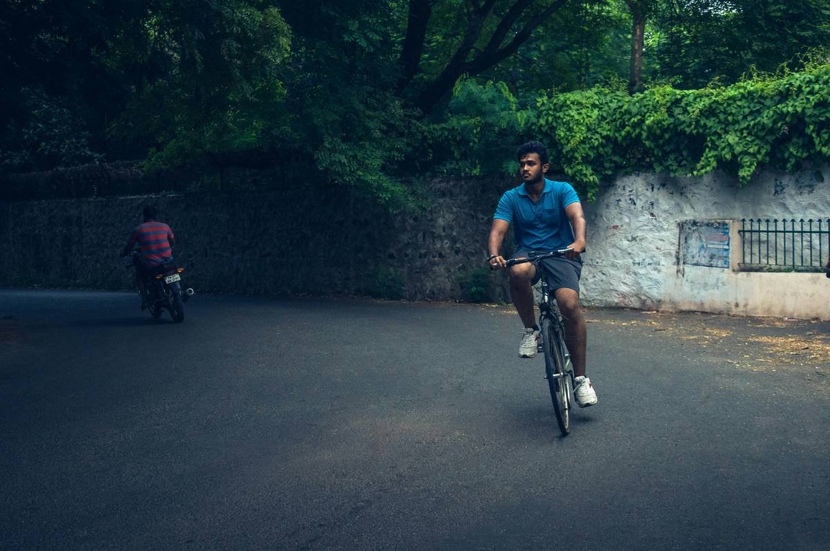 cycling weight loss tamil beginner rider on road bike at sunrise
